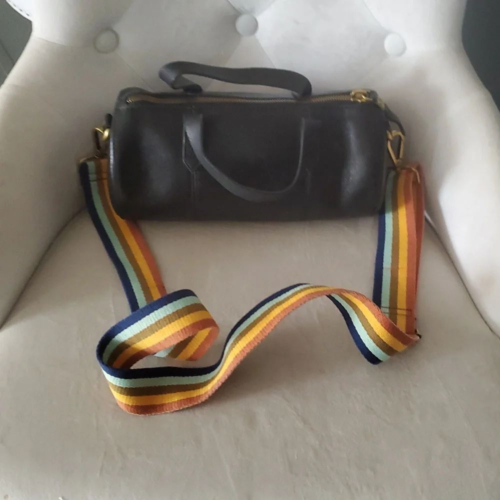 Madewell Black Crossbody Bag with Textured Leather and Detachable Rainbow Strap - Picture 3 of 12